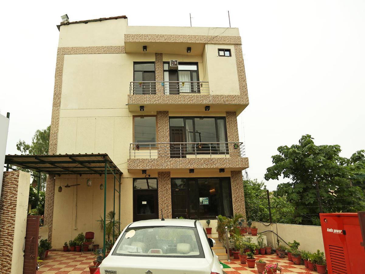 Oyo 10425 Queens Pearl Inn Dehradun Exterior foto